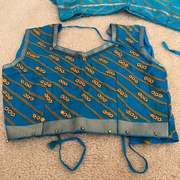 Ethnic Indian wear Navratri Laheriya and Bandhni print Chaniya Choli. - Picture 2 of 13